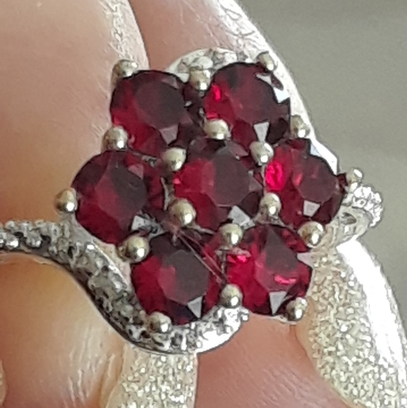 Nwt! 7 Genuine Swarovski Ruby Crystal .925 cluster - Picture 1 of 8